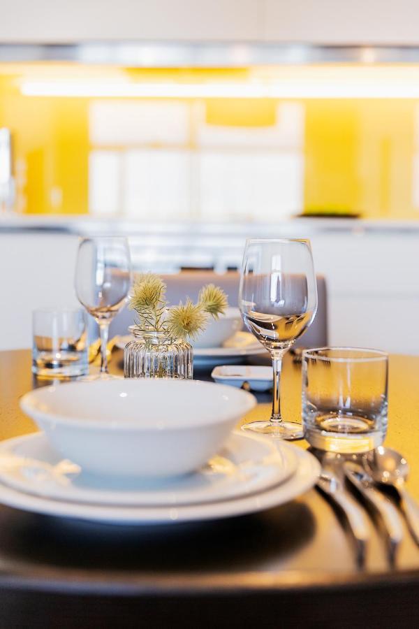 Fraser Suites Sydney Esterno foto Tableware