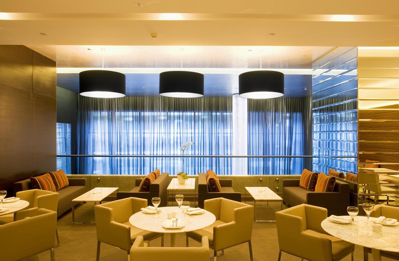 Fraser Suites Sydney Esterno foto The lounge at the airport