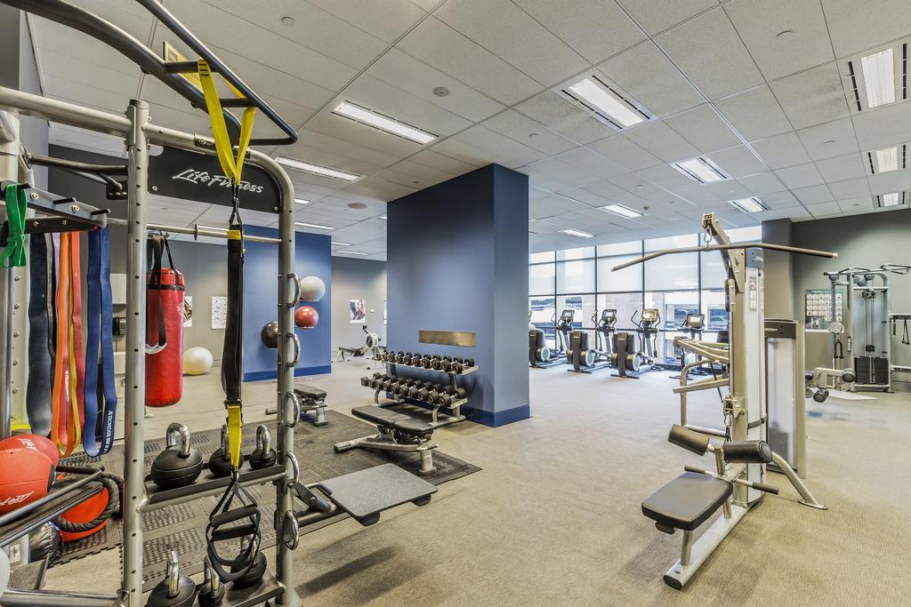 Fraser Suites Sydney Esterno foto The gym at the 2016-opened, 1000-room, 20-story, 1.2 million square feet (111,000 m2) Hyatt Regency at the University of Texas at Austin.